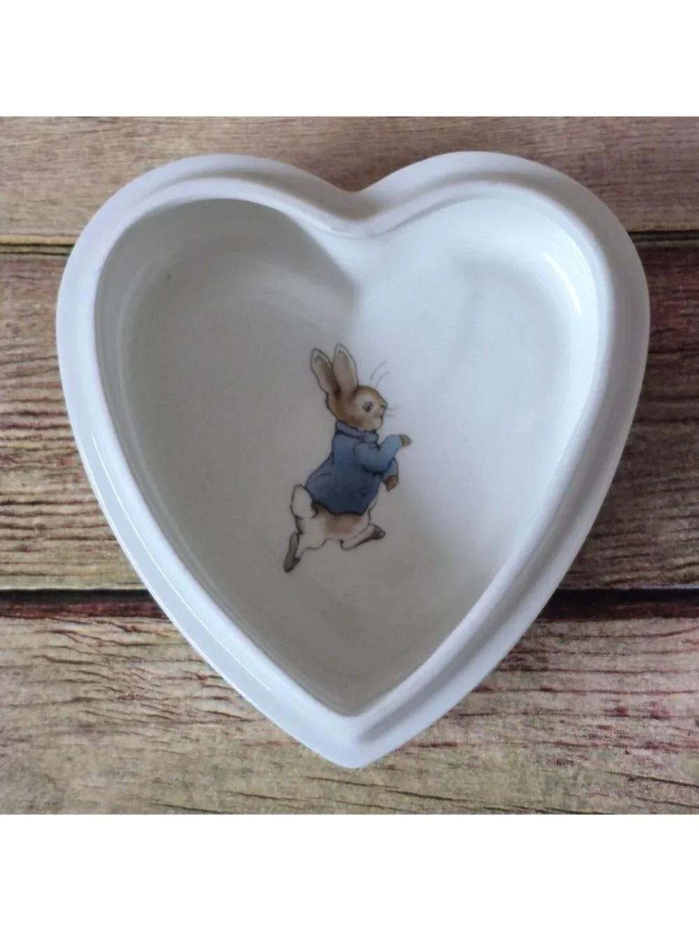 Wedgwood Beatrix Potter Peter Rabbit Heart Shaped Lidded Jewelry Trinket Box EXC